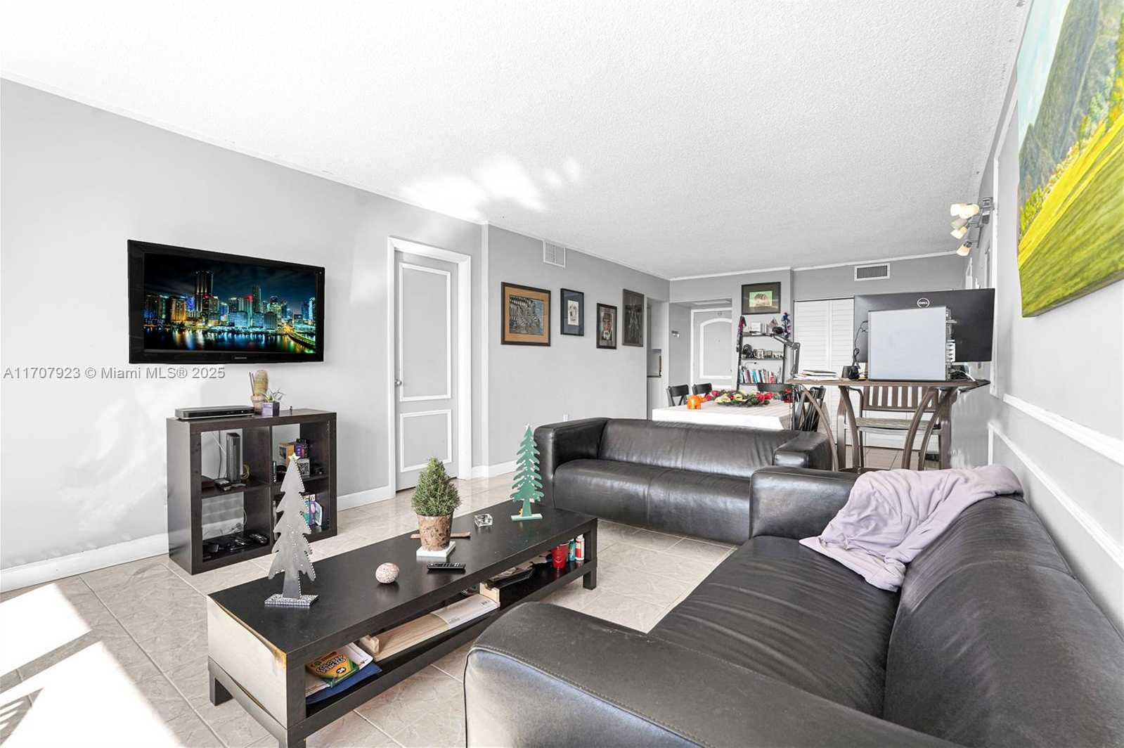 Small Image of 3675 NORTH COUNTRY CLUB DR #2204, Aventura Number 15