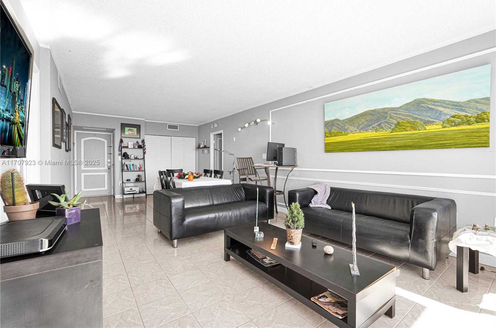 Small Image of 3675 NORTH COUNTRY CLUB DR #2204, Aventura Number 19