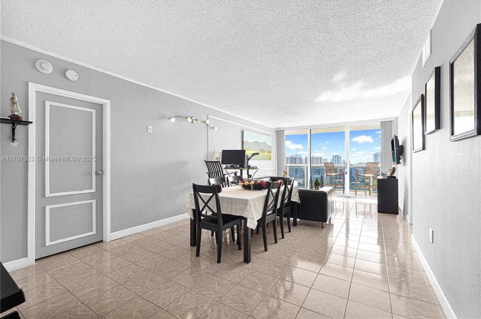Small Image of 3675 NORTH COUNTRY CLUB DR #2204, Aventura Number 22