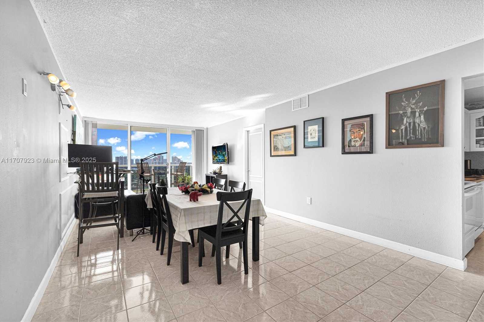 Small Image of 3675 NORTH COUNTRY CLUB DR #2204, Aventura Number 24