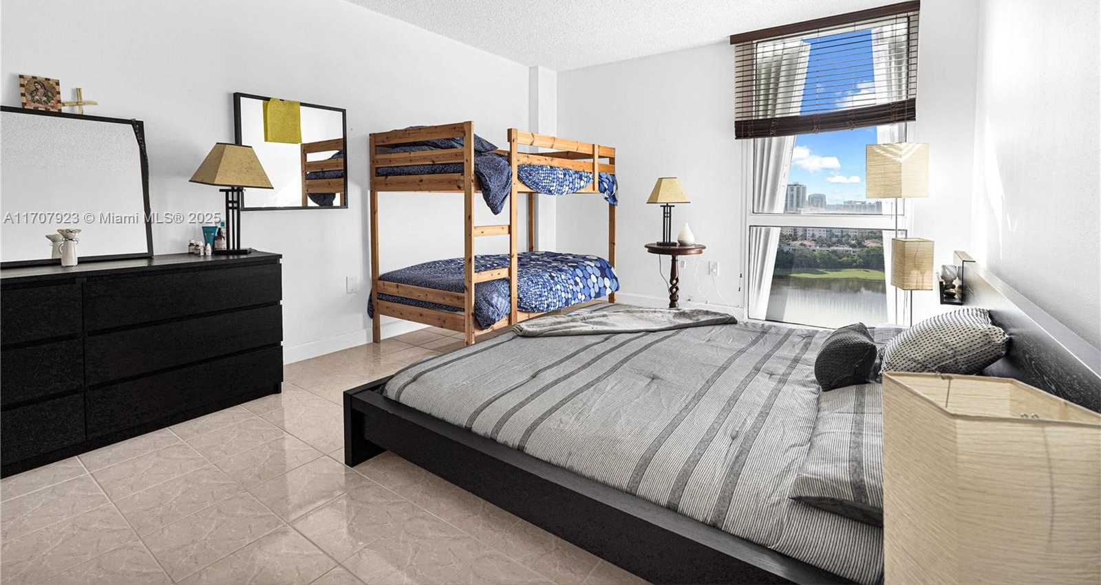 Small Image of 3675 NORTH COUNTRY CLUB DR #2204, Aventura Number 25