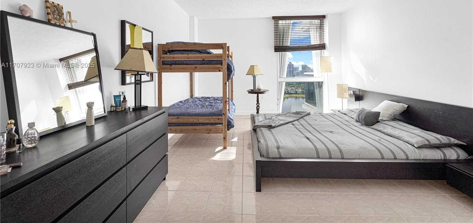 Small Image of 3675 NORTH COUNTRY CLUB DR #2204, Aventura Number 27