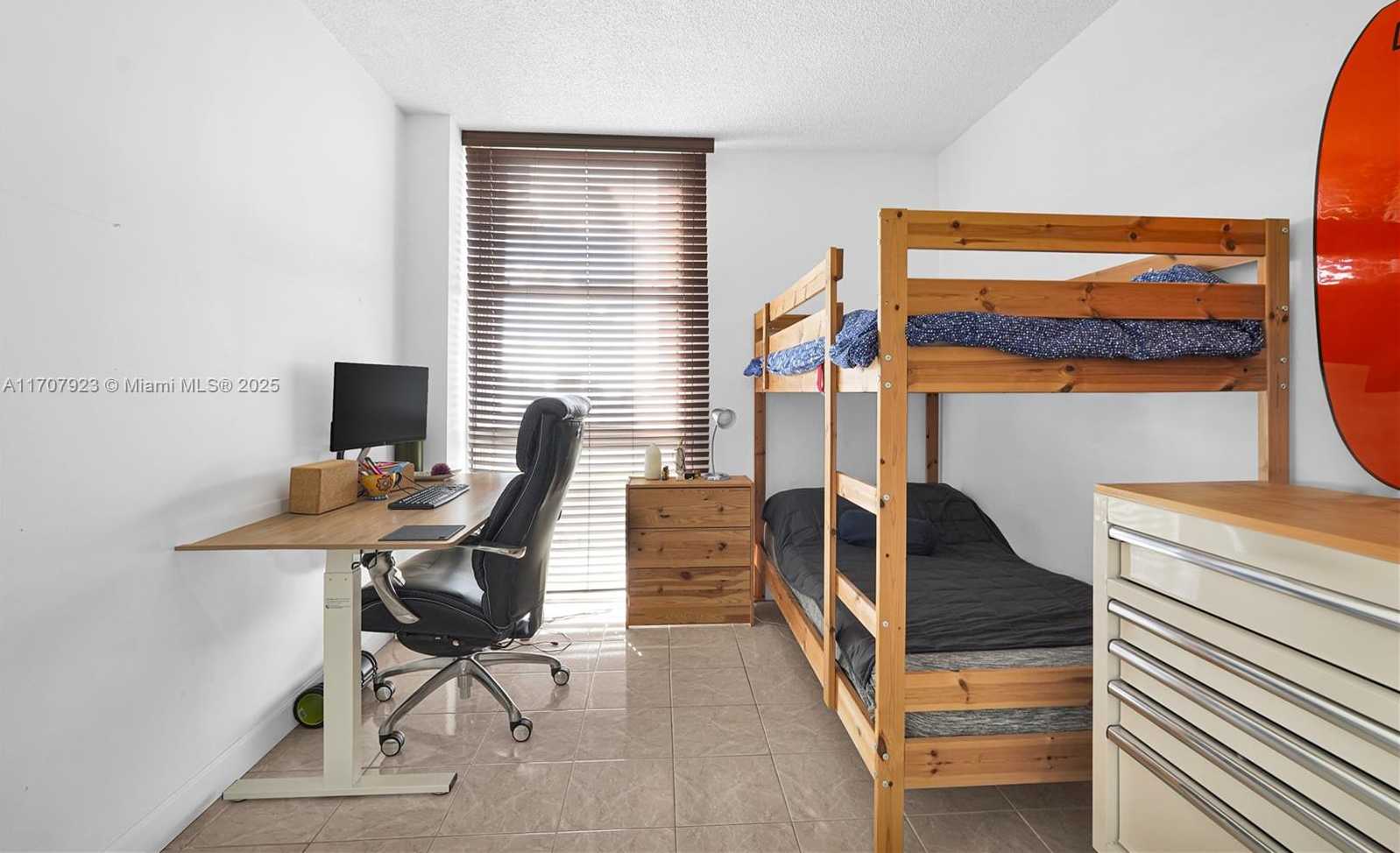 Small Image of 3675 NORTH COUNTRY CLUB DR #2204, Aventura Number 36