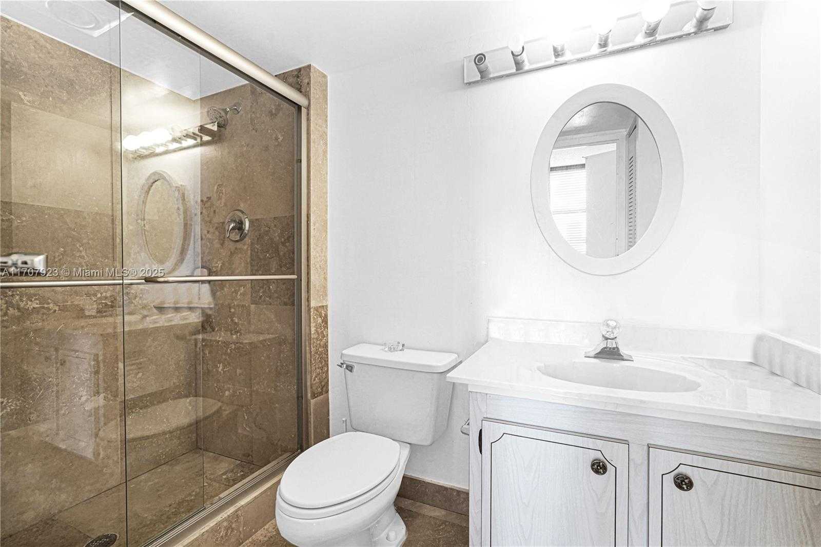 Small Image of 3675 NORTH COUNTRY CLUB DR #2204, Aventura Number 38