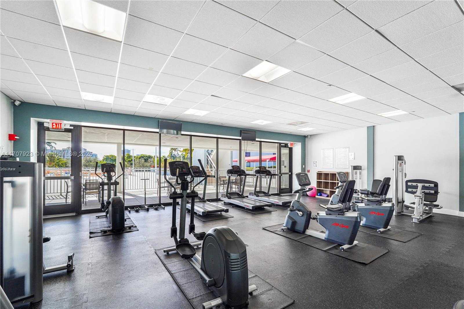 Small Image of 3675 NORTH COUNTRY CLUB DR #2204, Aventura Number 40