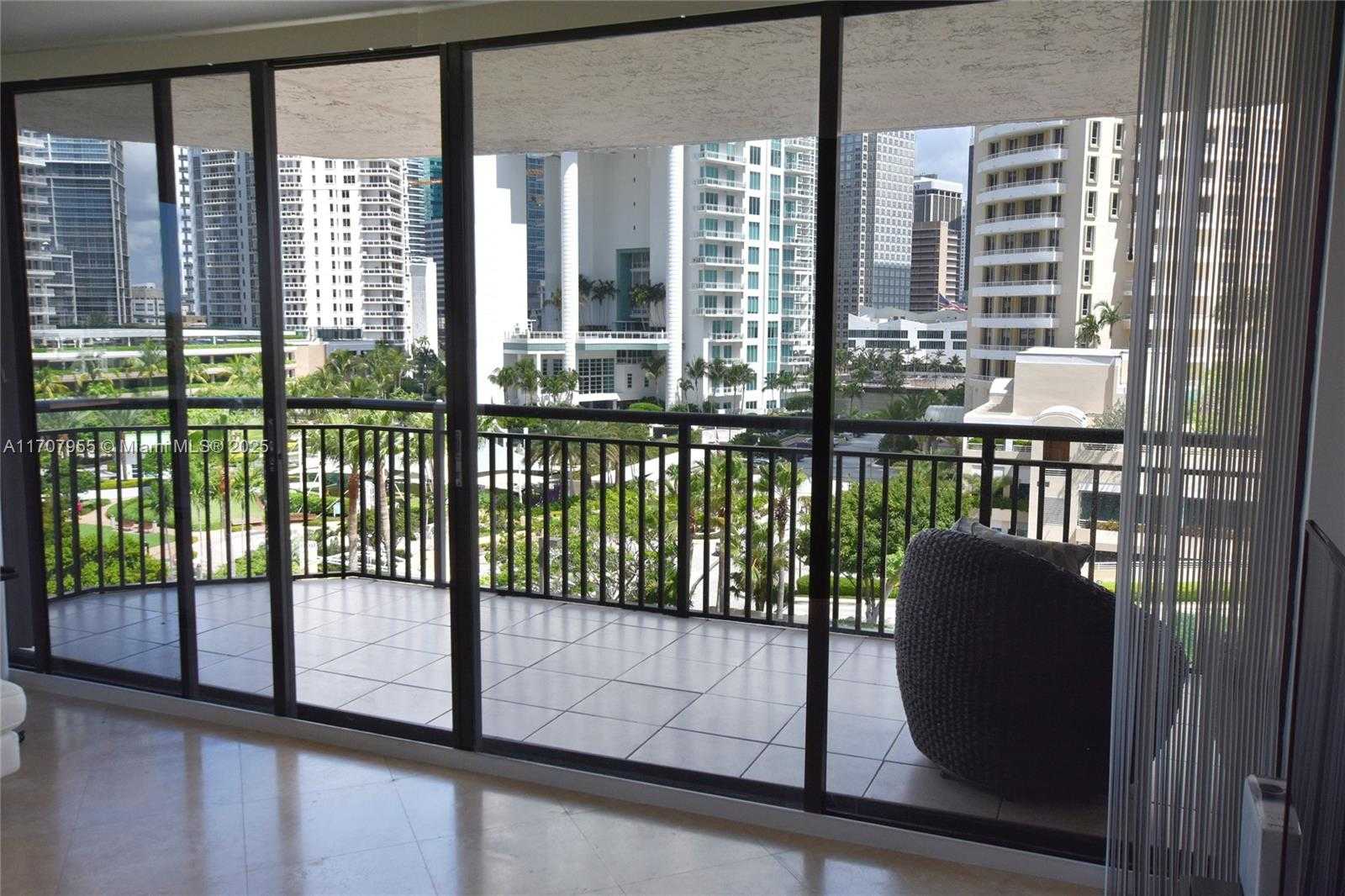 Small Image of 540 BRICKELL KEY DR #815, Miami Number 13