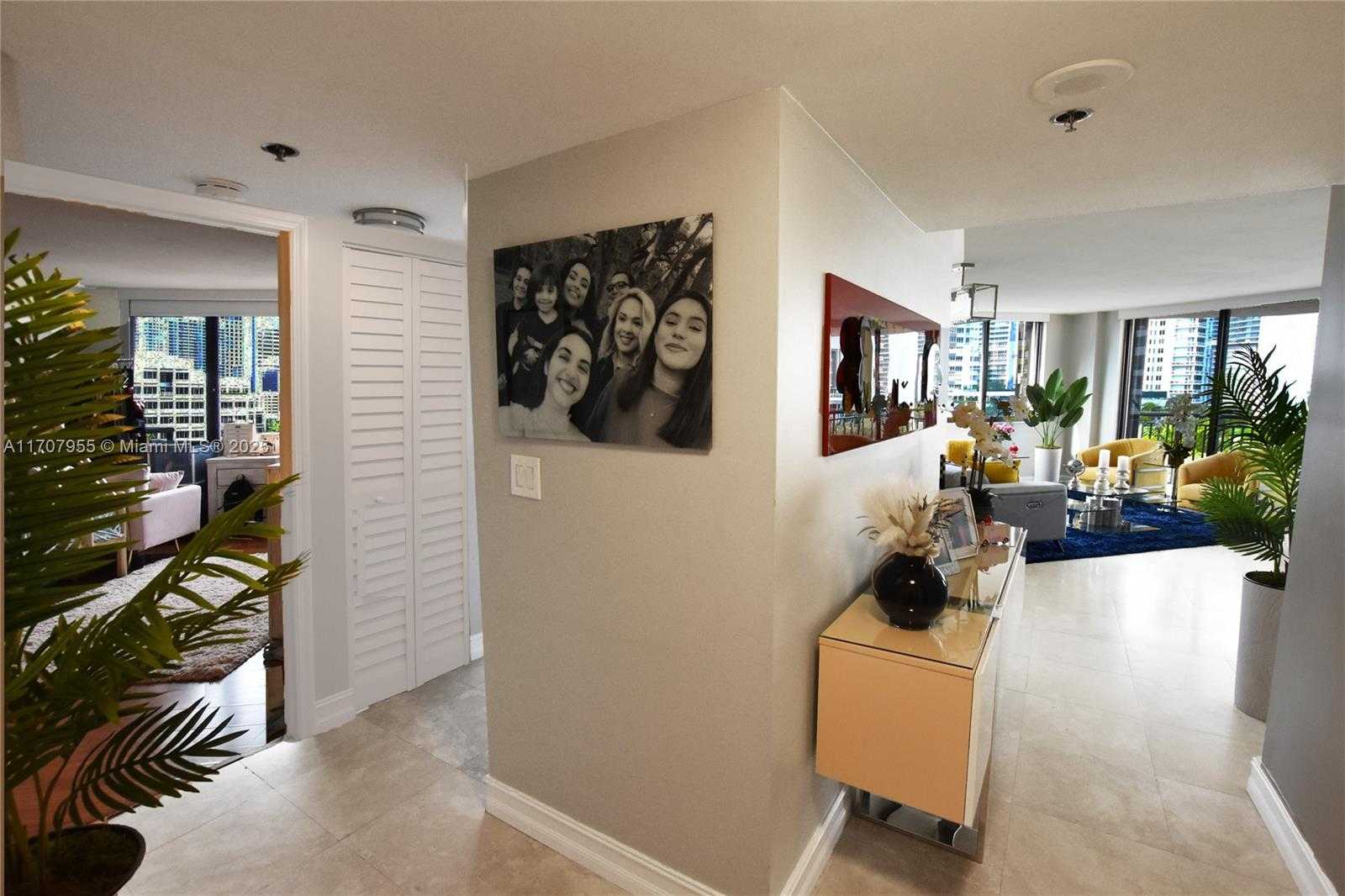 Small Image of 540 BRICKELL KEY DR #815, Miami Number 2