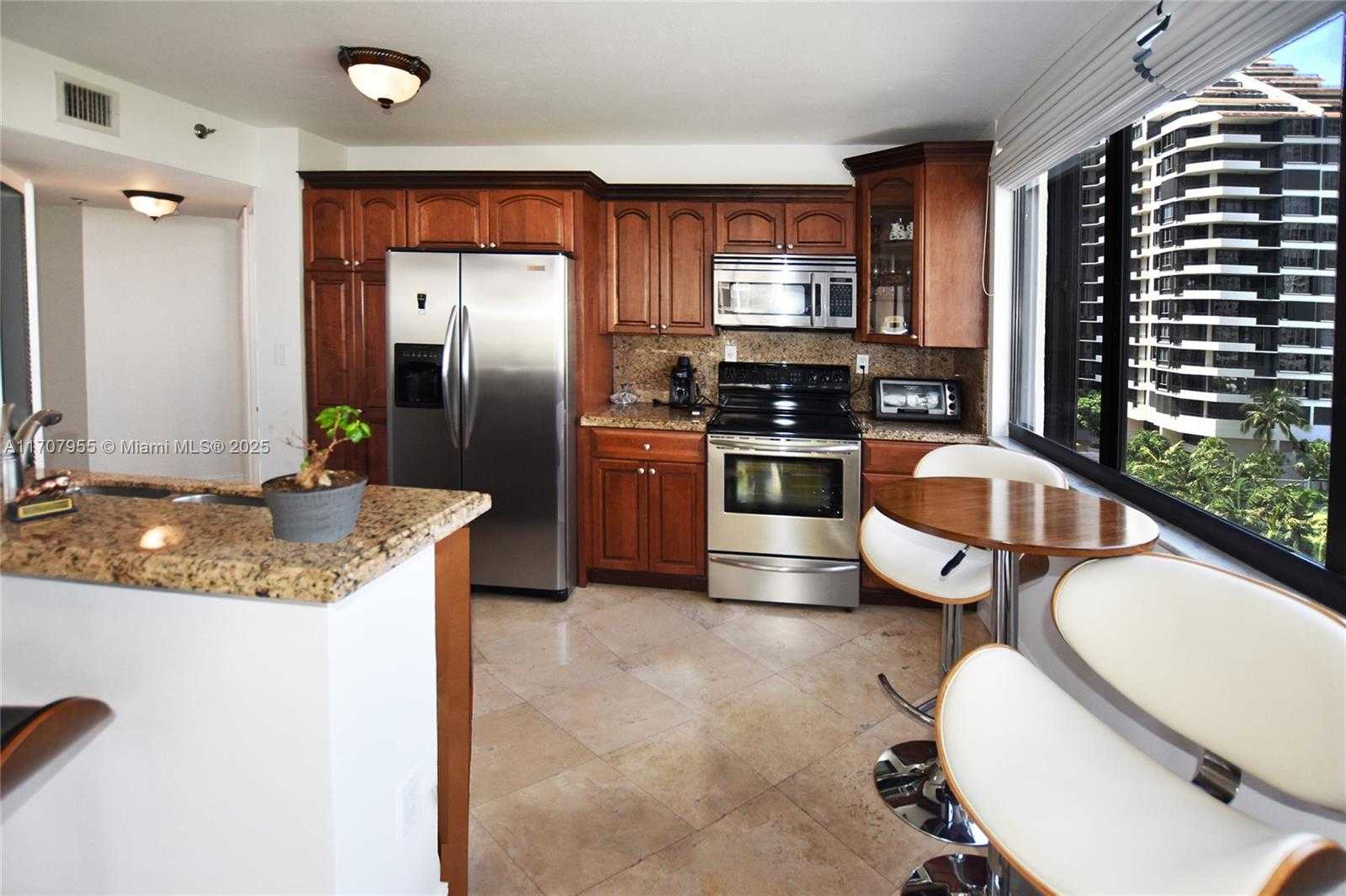 Small Image of 540 BRICKELL KEY DR #815, Miami Number 26