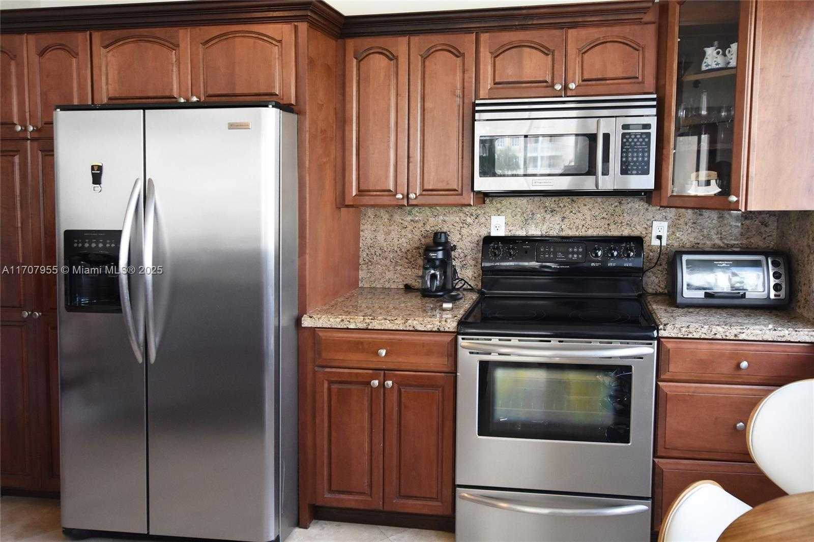 Small Image of 540 BRICKELL KEY DR #815, Miami Number 27