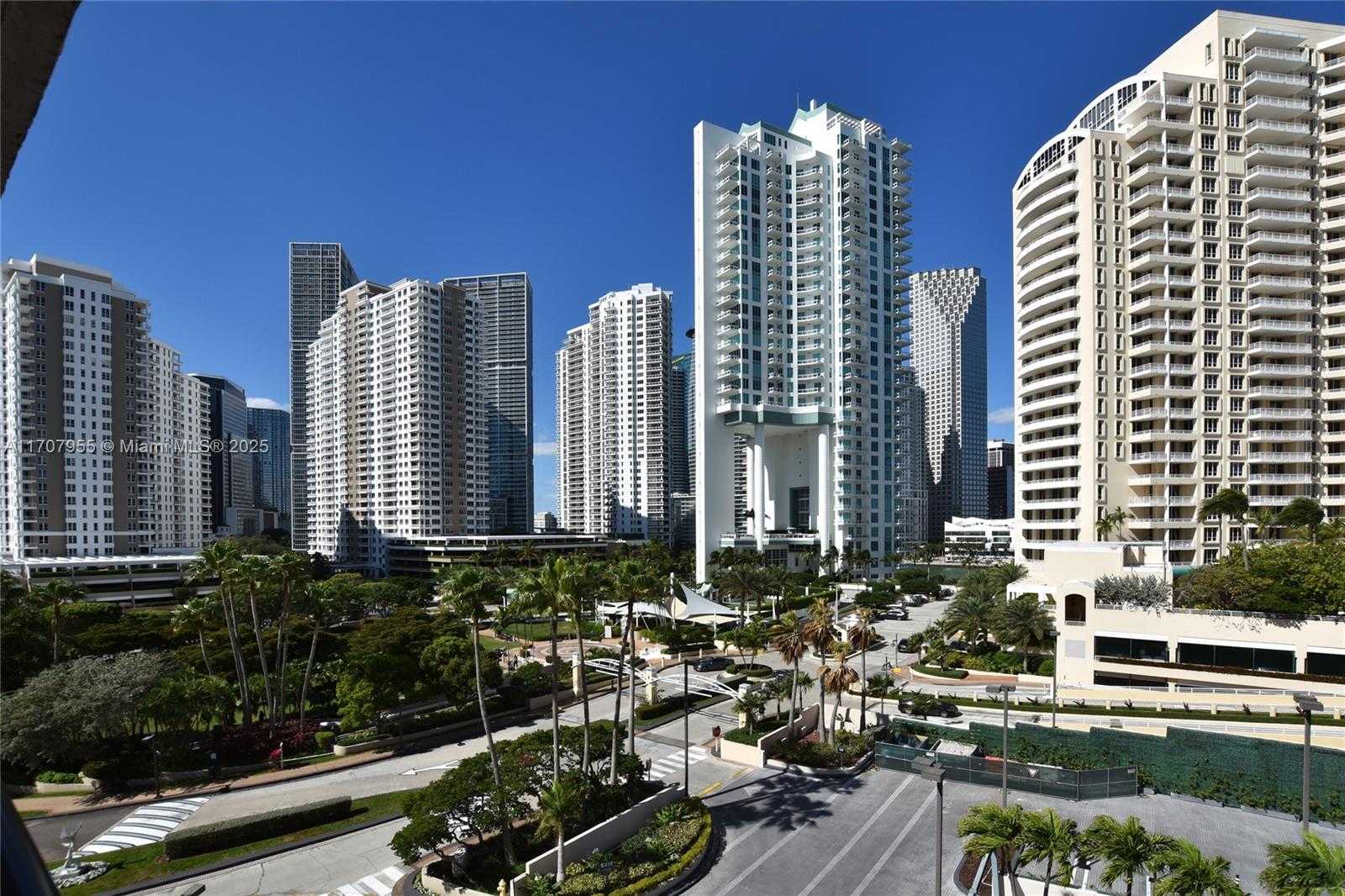 Small Image of 540 BRICKELL KEY DR #815, Miami Number 31