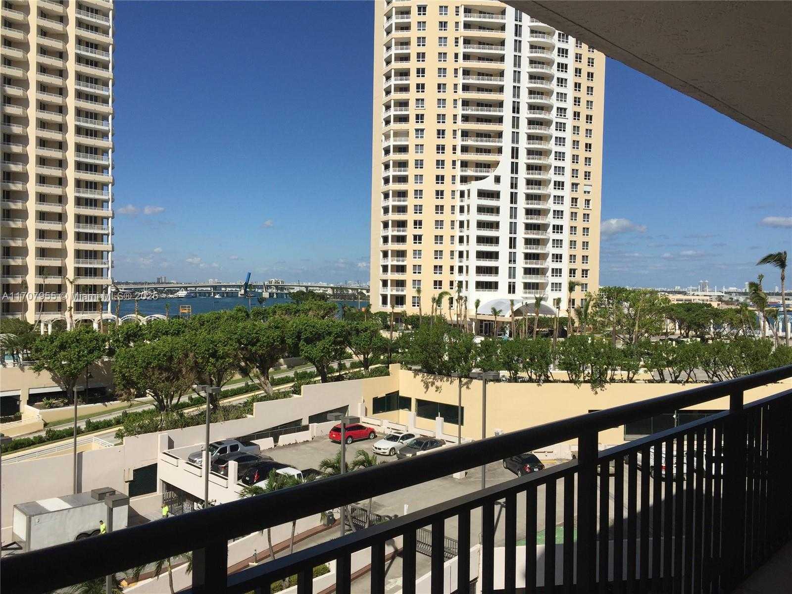 Small Image of 540 BRICKELL KEY DR #815, Miami Number 33