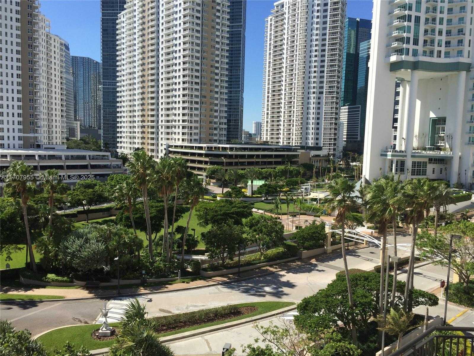 Small Image of 540 BRICKELL KEY DR #815, Miami Number 41