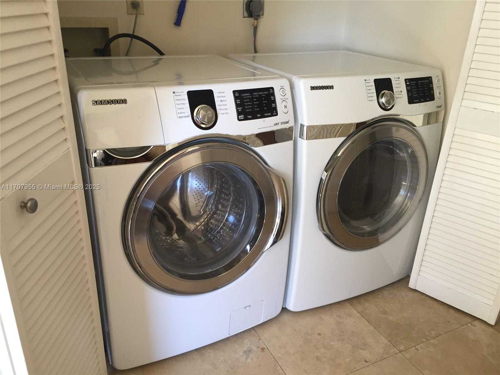 Small Image of 540 BRICKELL KEY DR #815, Miami Number 42