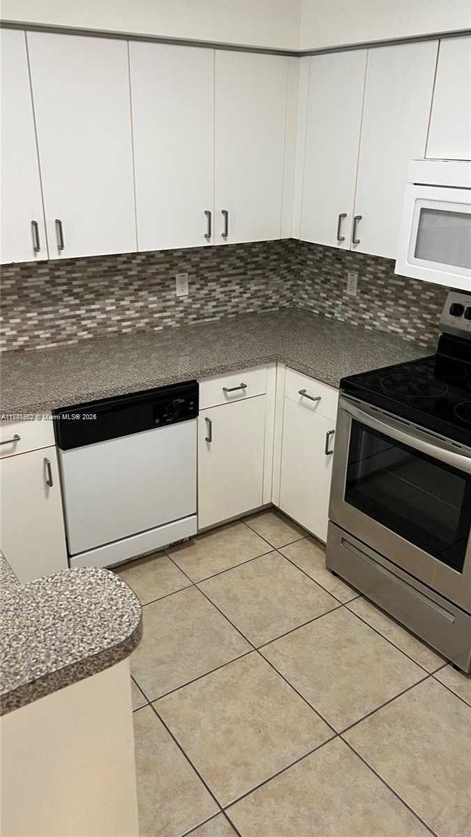 Small Image of 4580 NW 107th Ave, Miami, FL 33178, USA Number 4