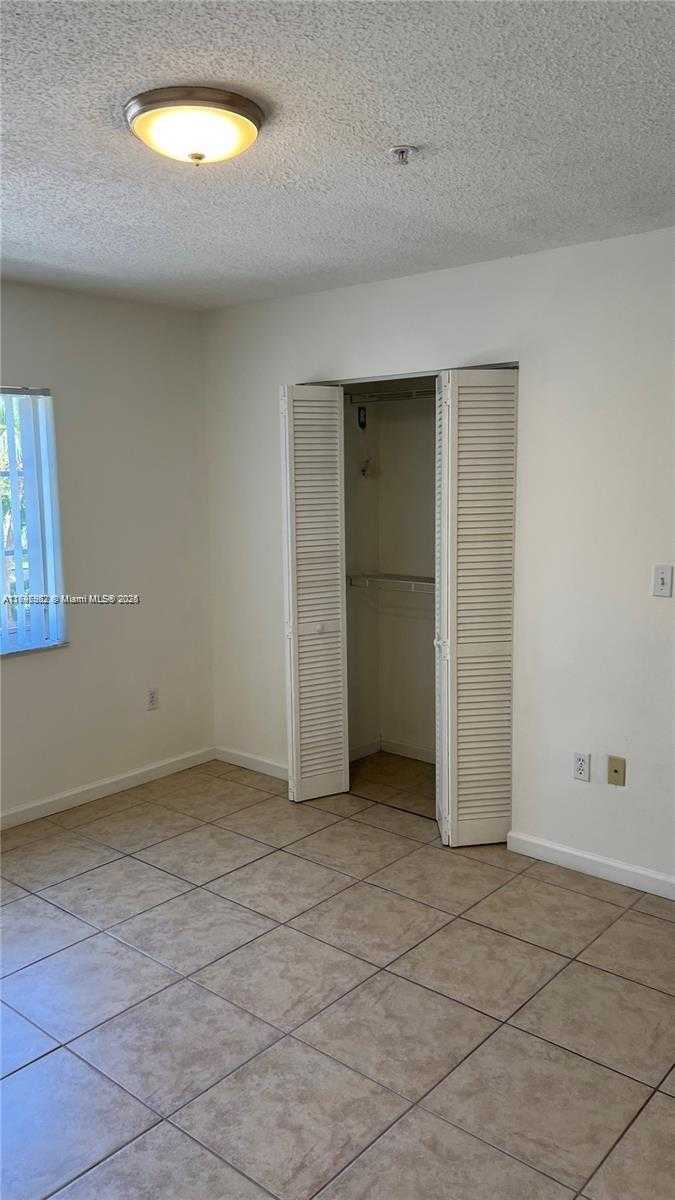Small Image of 4580 NW 107th Ave, Miami, FL 33178, USA Number 5