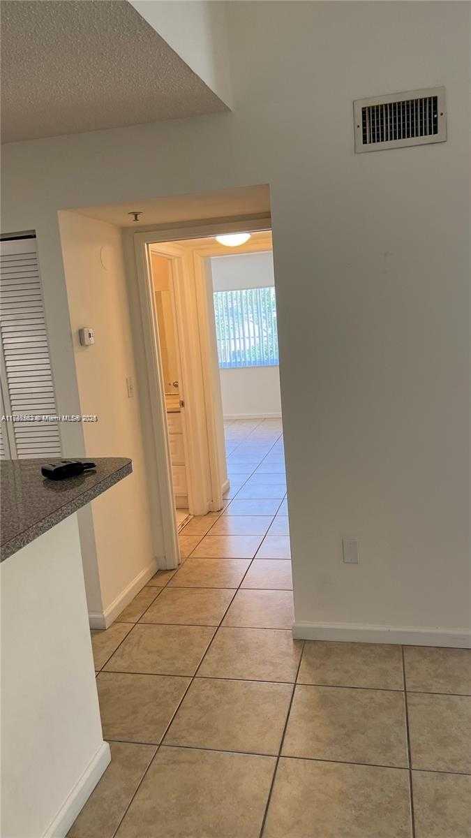 Small Image of 4580 NW 107th Ave, Miami, FL 33178, USA Number 7
