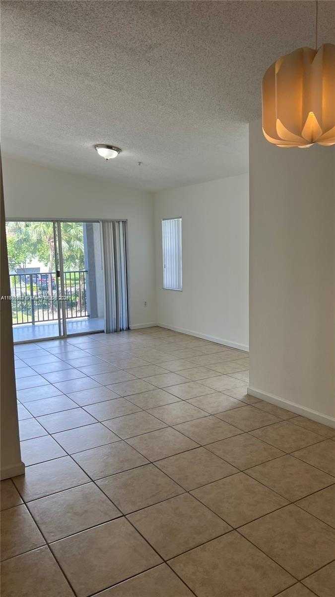Small Image of 4580 NW 107th Ave, Miami, FL 33178, USA Number 8