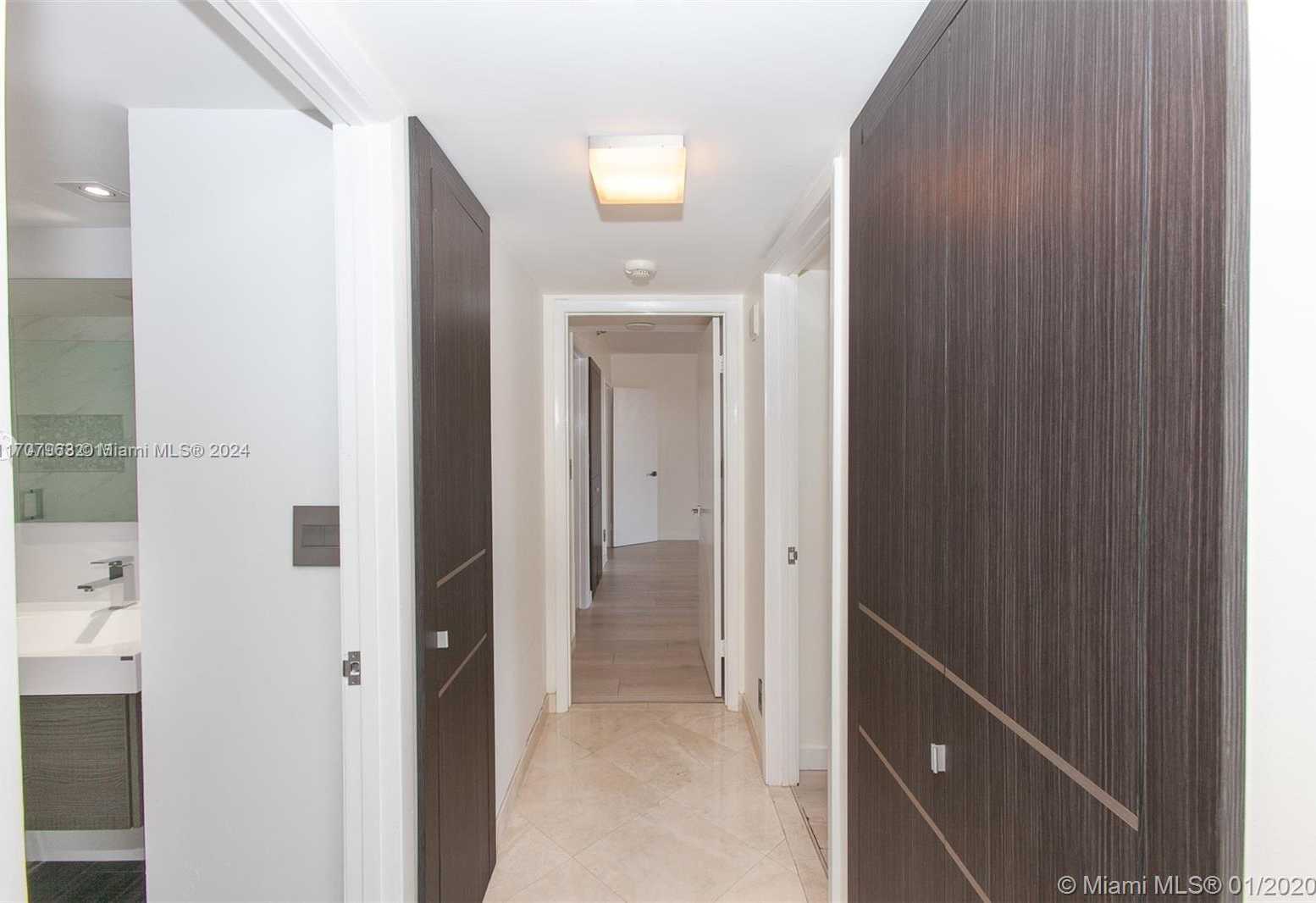Small Image of 19667 TURNBERRY WAY #15A, Aventura Number 23