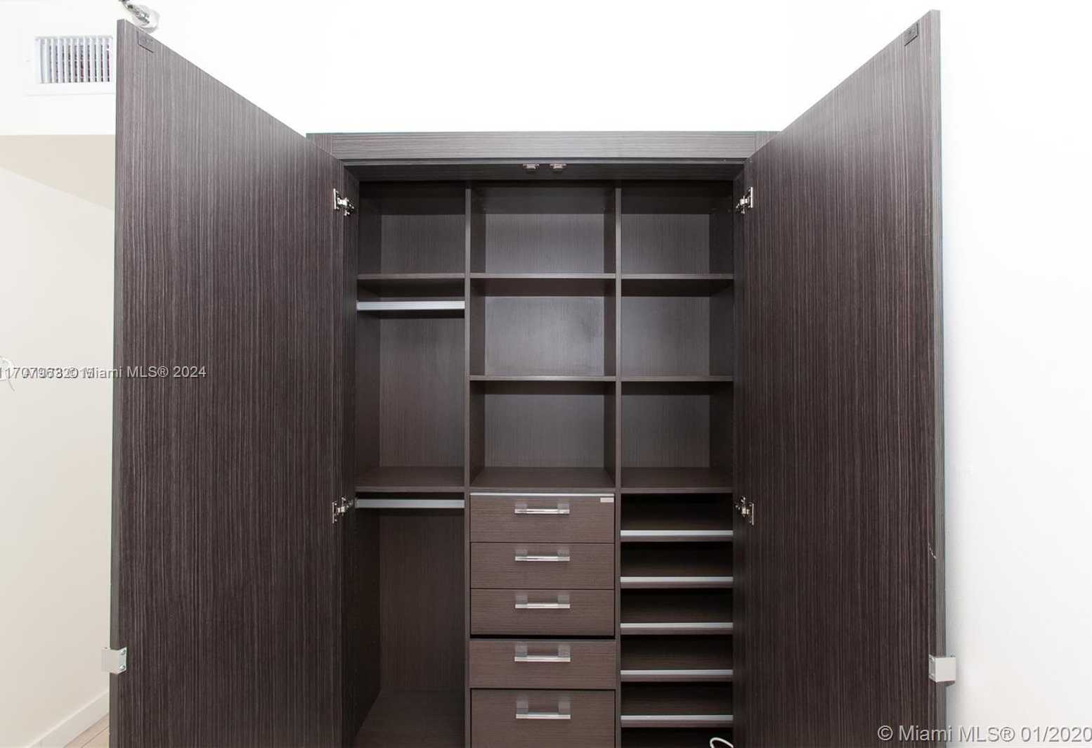 Small Image of 19667 TURNBERRY WAY #15A, Aventura Number 24