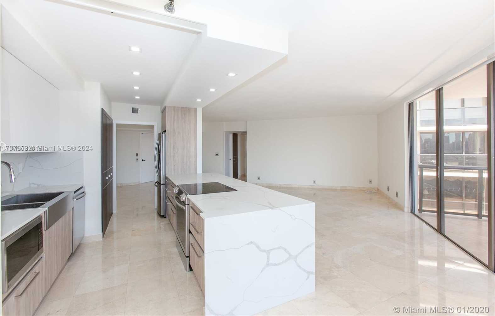 Small Image of 19667 TURNBERRY WAY #15A, Aventura Number 35
