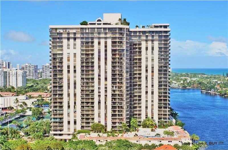 Small Image of 19667 TURNBERRY WAY #15A, Aventura Number 38