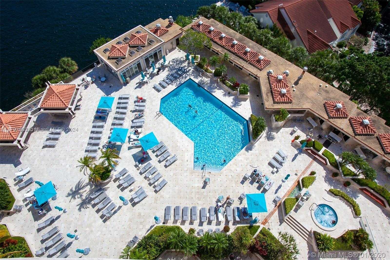 Small Image of 19667 TURNBERRY WAY #15A, Aventura Number 40