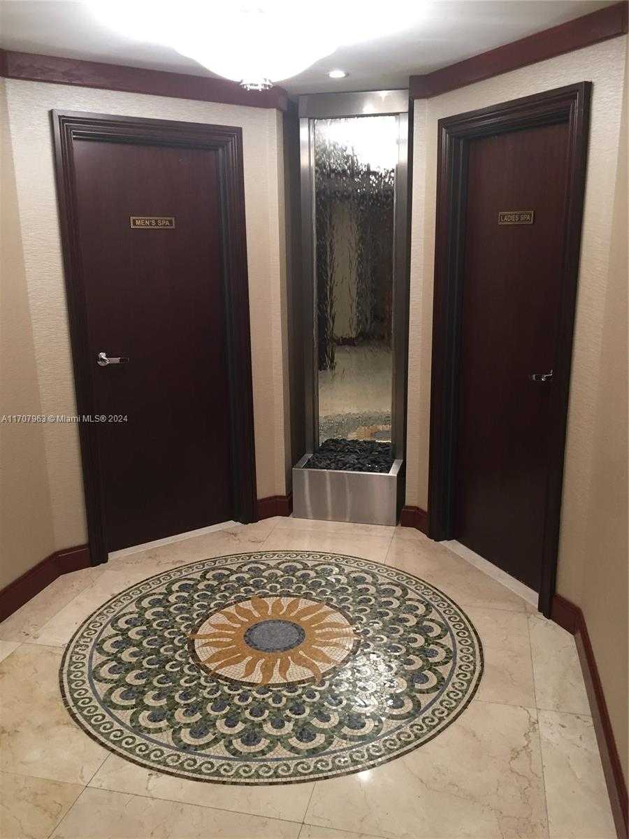 Small Image of 19667 TURNBERRY WAY #15A, Aventura Number 41