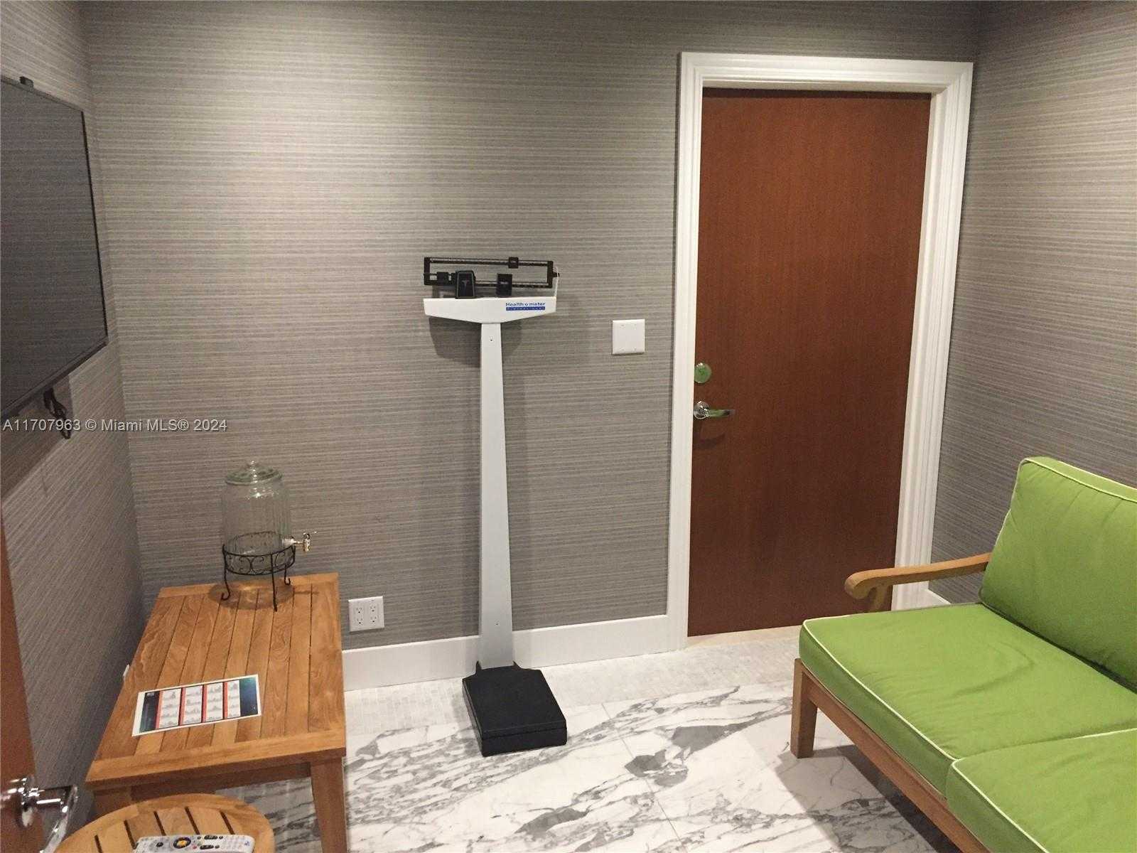 Small Image of 19667 TURNBERRY WAY #15A, Aventura Number 42