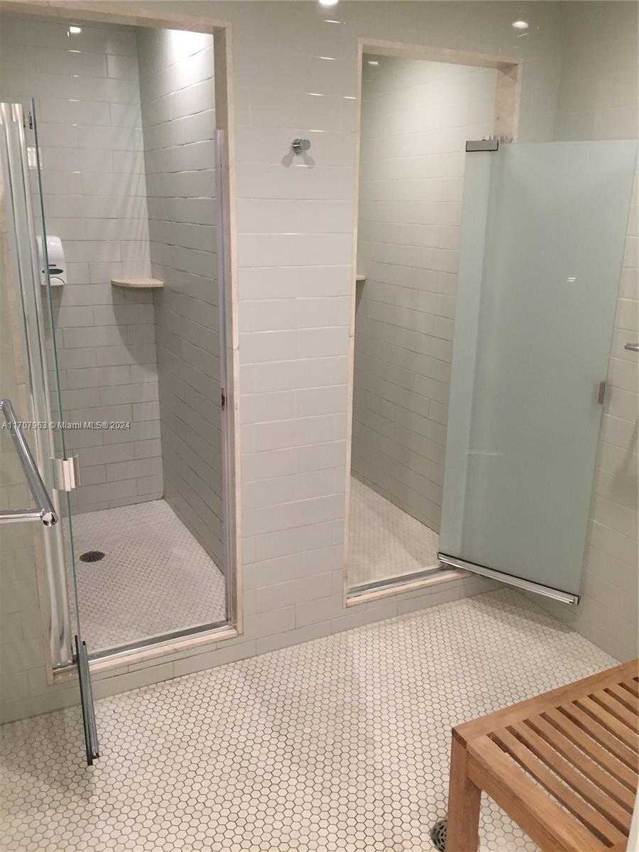 Small Image of 19667 TURNBERRY WAY #15A, Aventura Number 46