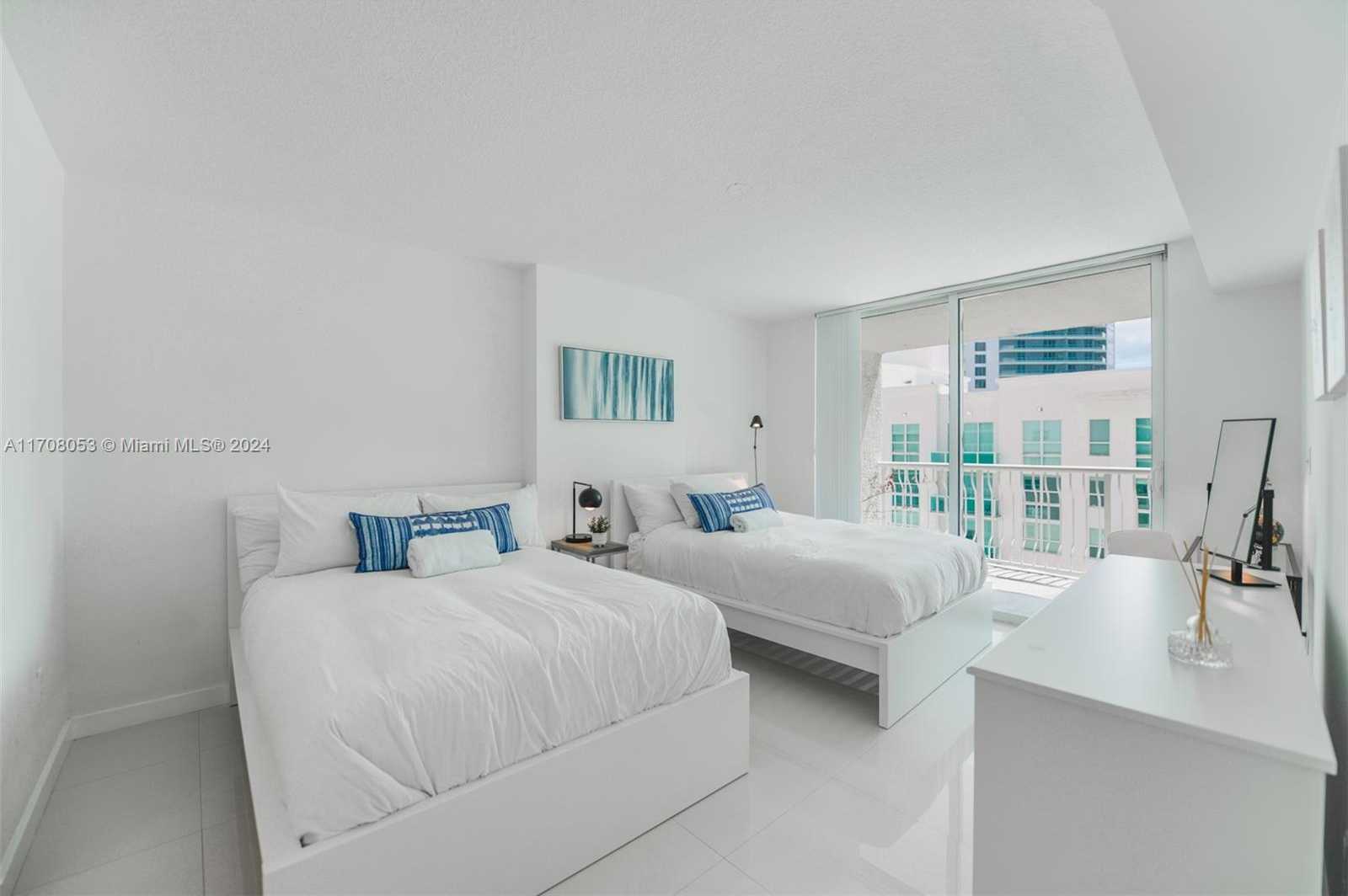 Small Image of 1200 BRICKELL BAY DR #2617, Miami Number 10