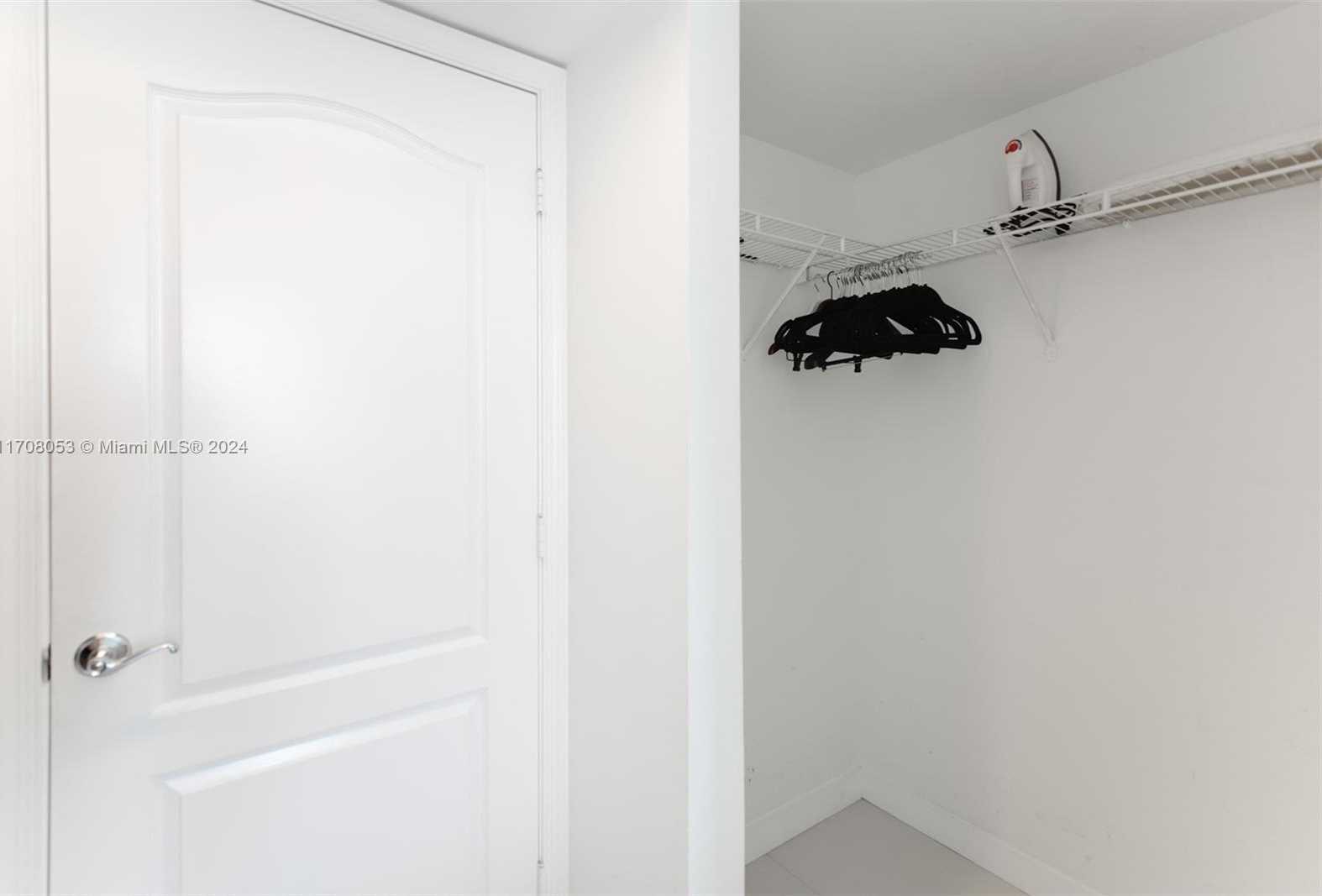 Small Image of 1200 BRICKELL BAY DR #2617, Miami Number 12
