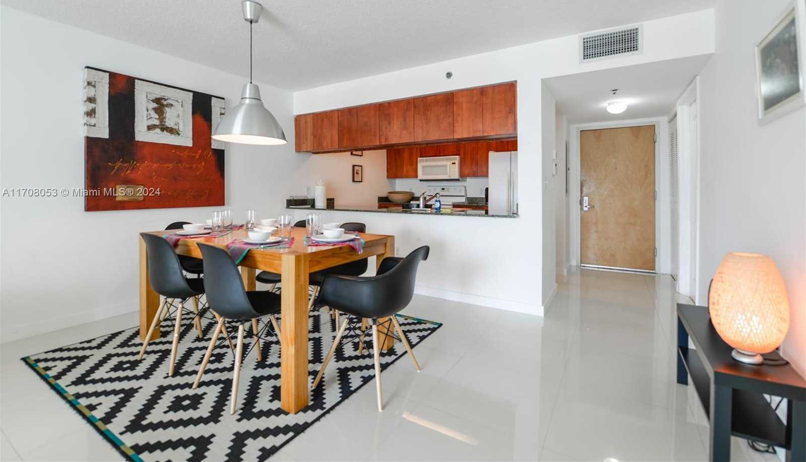 Small Image of 1200 BRICKELL BAY DR #2617, Miami Number 6