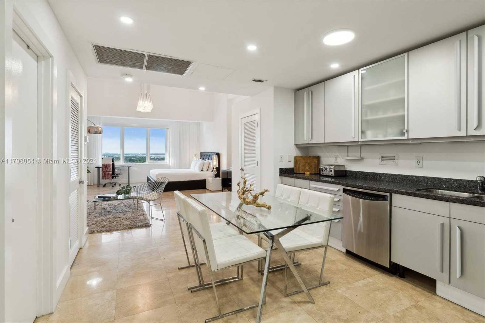 Small Image of 2301 COLLINS AVE #1631, Miami Beach Number 2