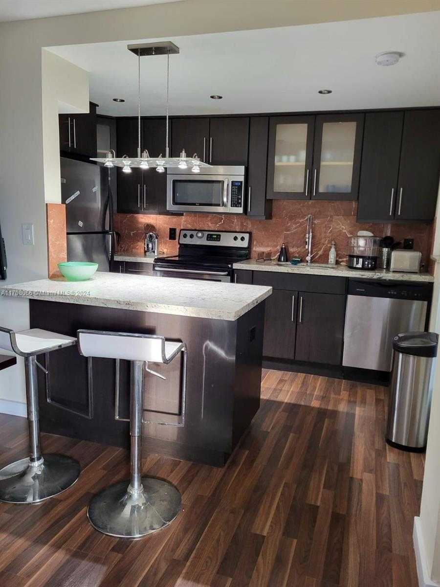 Small Image of 1340 LINCOLN RD #804, Miami Beach Number 4
