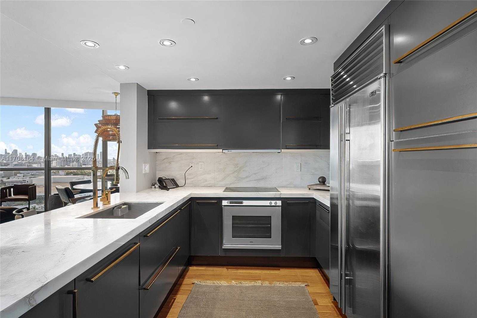 Small Image of 101 20TH ST #2706, Miami Beach Number 3