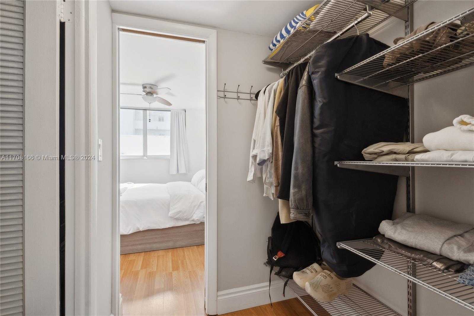 Small Image of 345 OCEAN DRIVE #414, Miami Beach Number 8