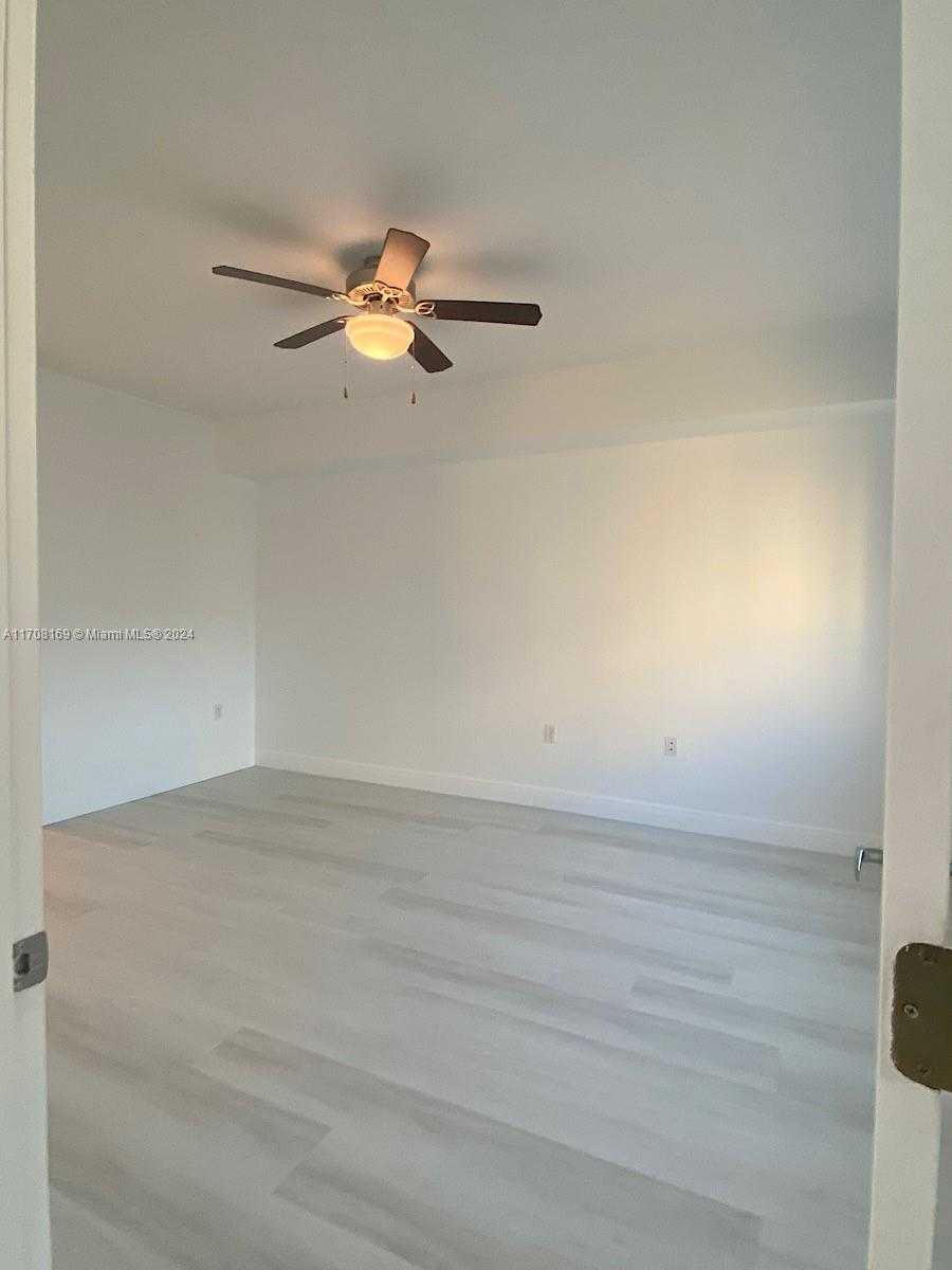 Small Image of 140 SOUTH DIXIE HWY #820, Hollywood Number 24