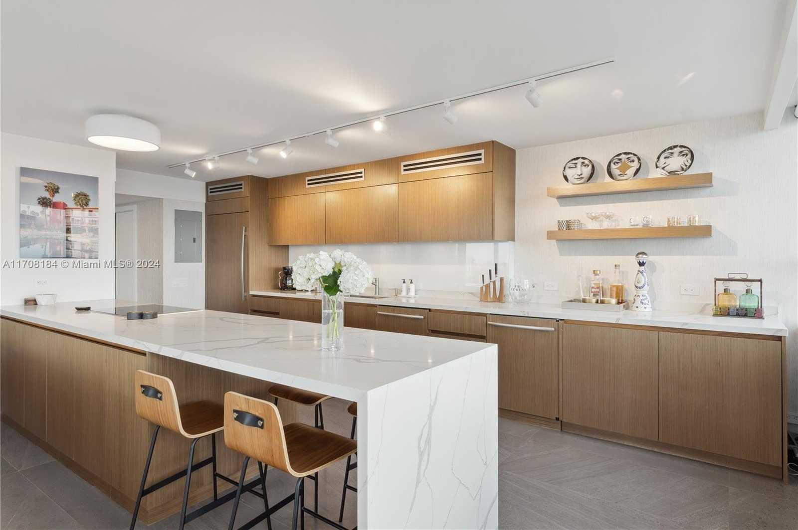 Small Image of 11 ISLAND AVE #1512, Miami Beach Number 3