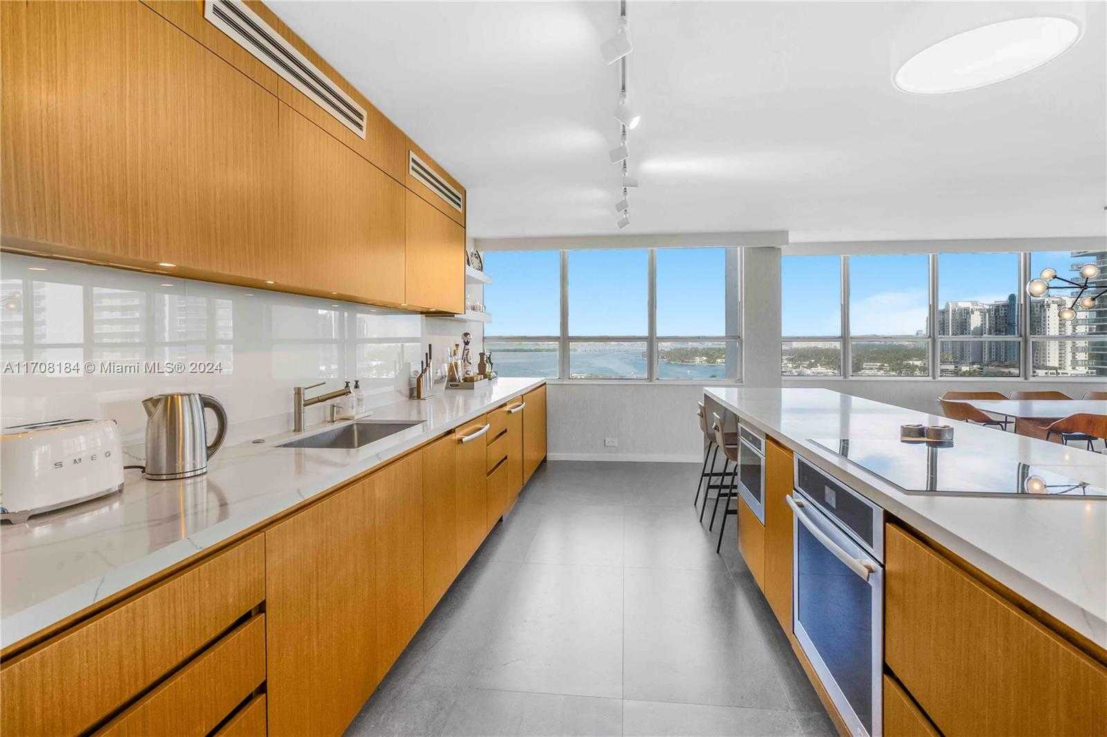 Small Image of 11 ISLAND AVE #1512, Miami Beach Number 4