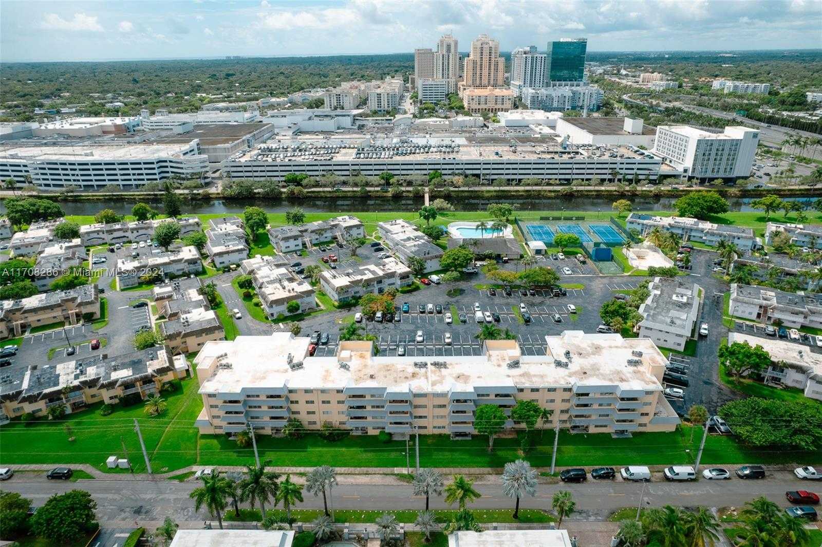 Small Image of 7410 SOUTH WEST 82ND ST #K406, Miami Number 5