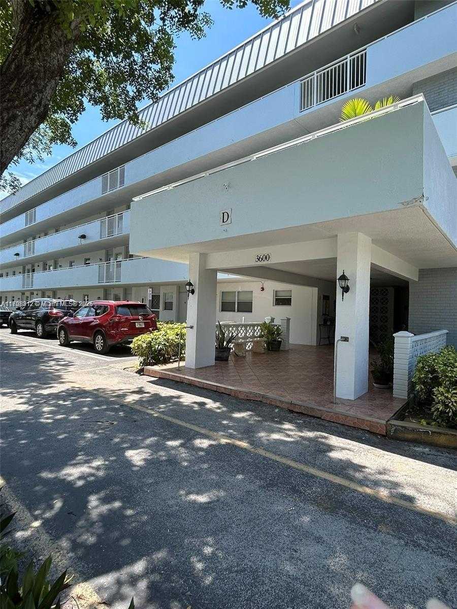 Small Image of 3600 NORTH EAST 170TH ST #402, North Miami Beach Number 31