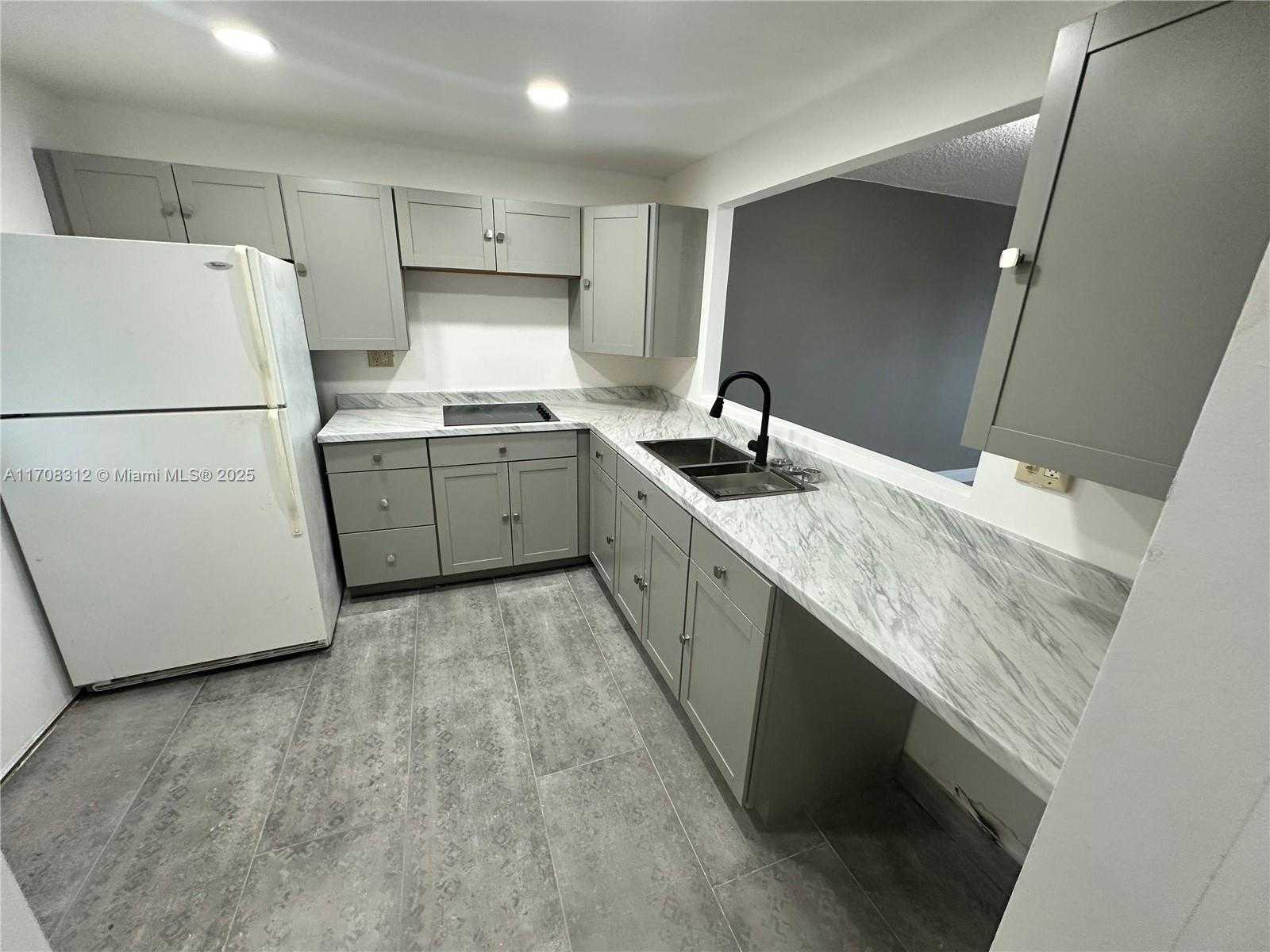 Small Image of 3600 NORTH EAST 170TH ST #402, North Miami Beach Number 6