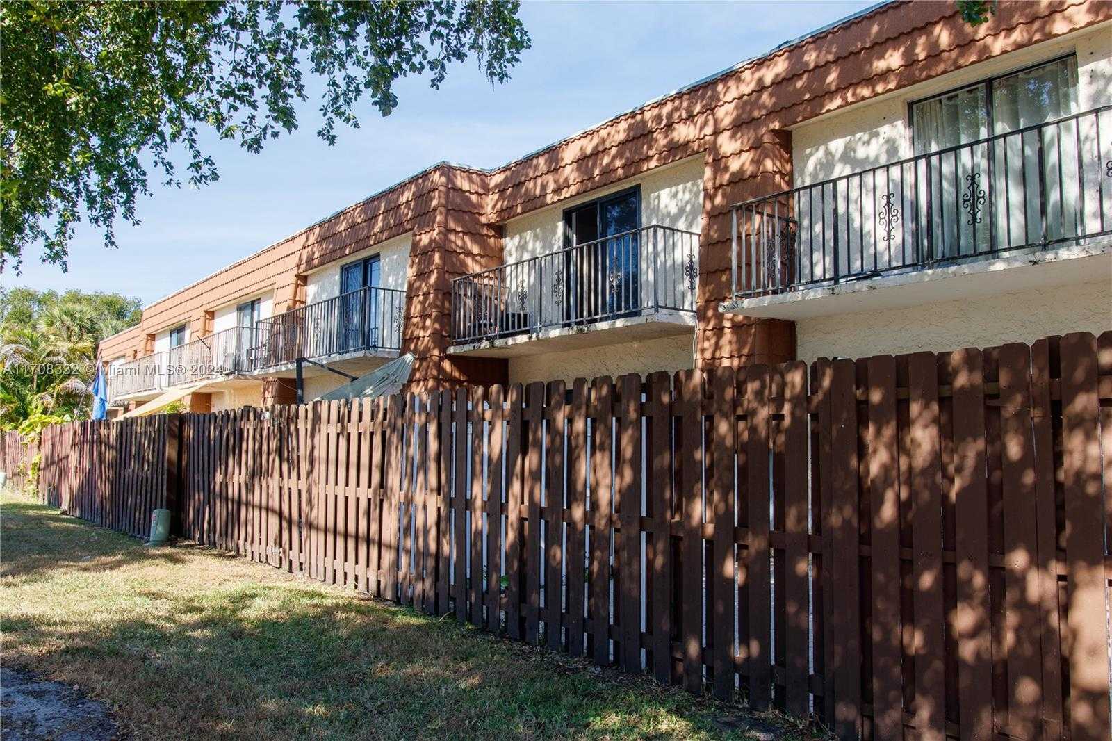 Small Image of 11564 NORTH WEST 1ST ST #11564, Plantation Number 11