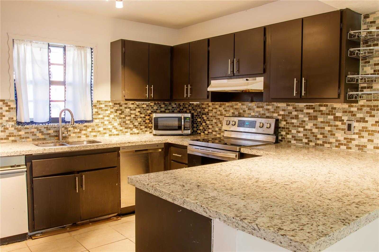 Small Image of 11564 NORTH WEST 1ST ST #11564, Plantation Number 2