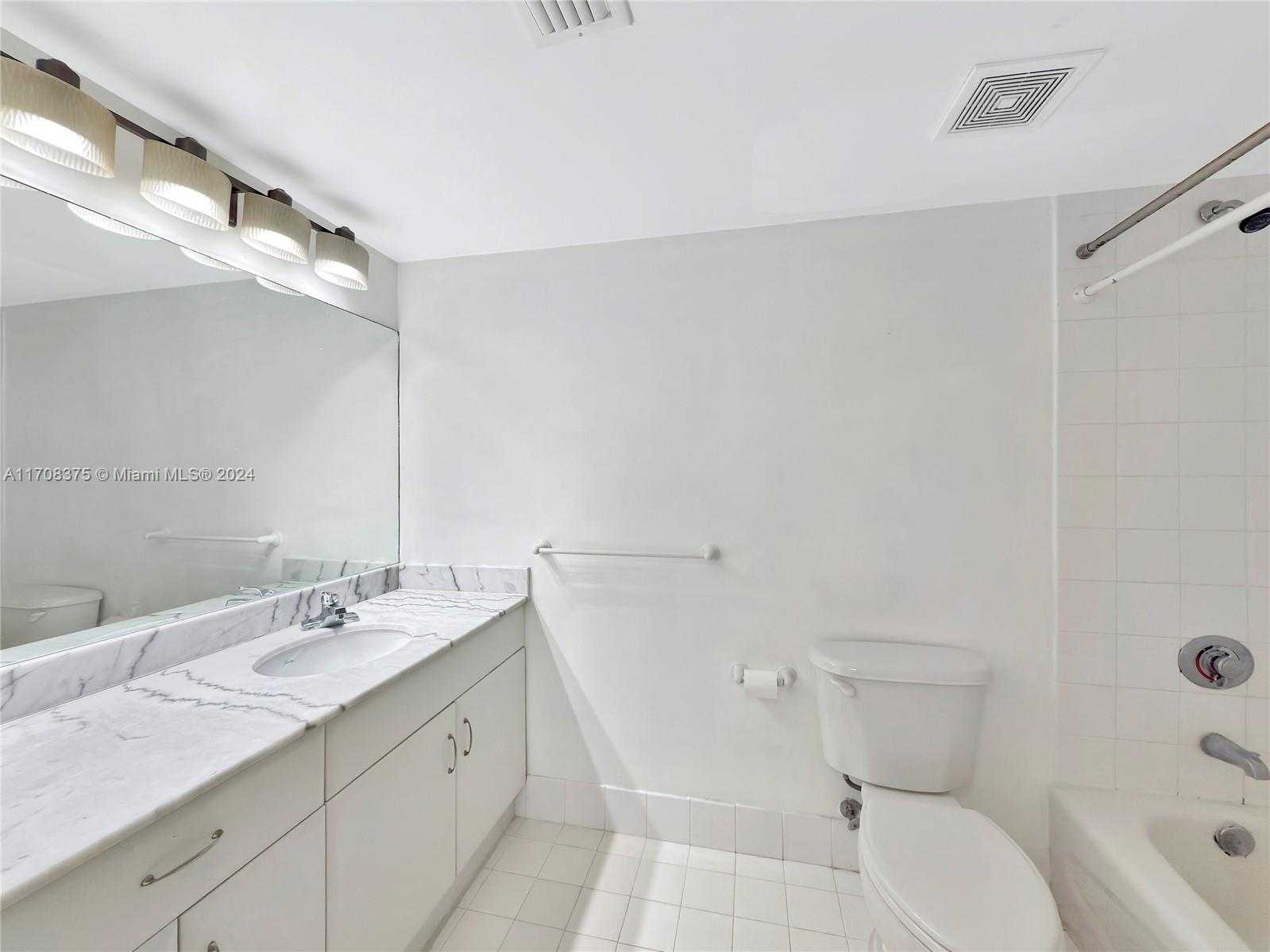 Small Image of 1200 BRICKELL BAY DR #2024, Miami Number 14