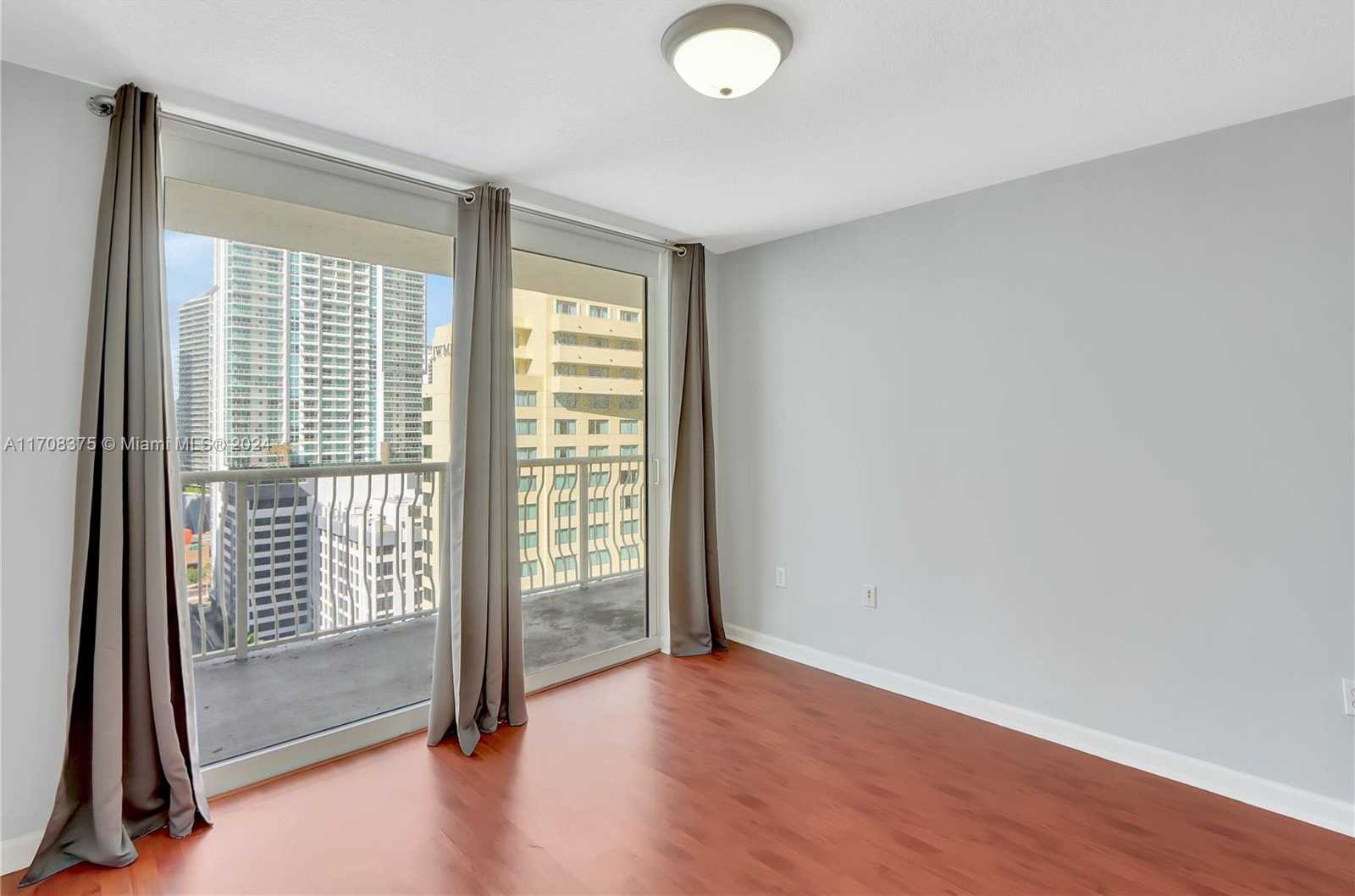 Small Image of 1200 BRICKELL BAY DR #2024, Miami Number 18