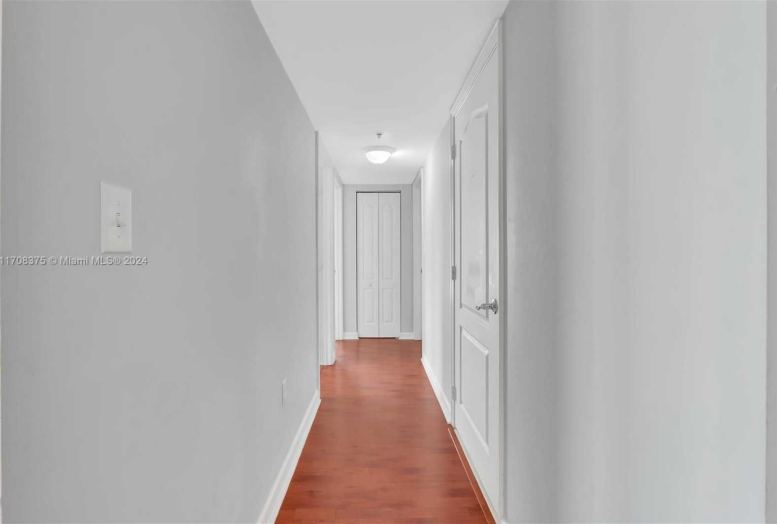 Small Image of 1200 BRICKELL BAY DR #2024, Miami Number 9