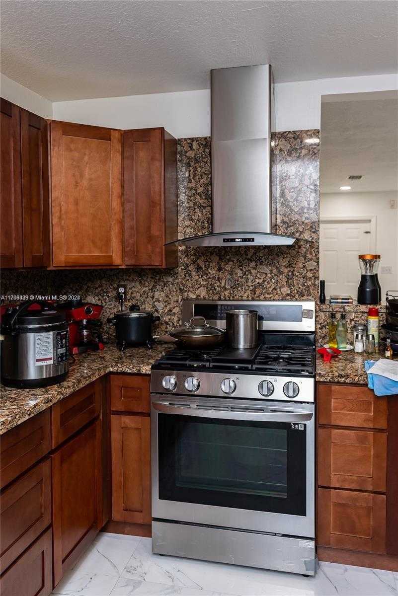 Small Image of 17921 SOUTH WEST 140TH CT #17921, Miami Number 10