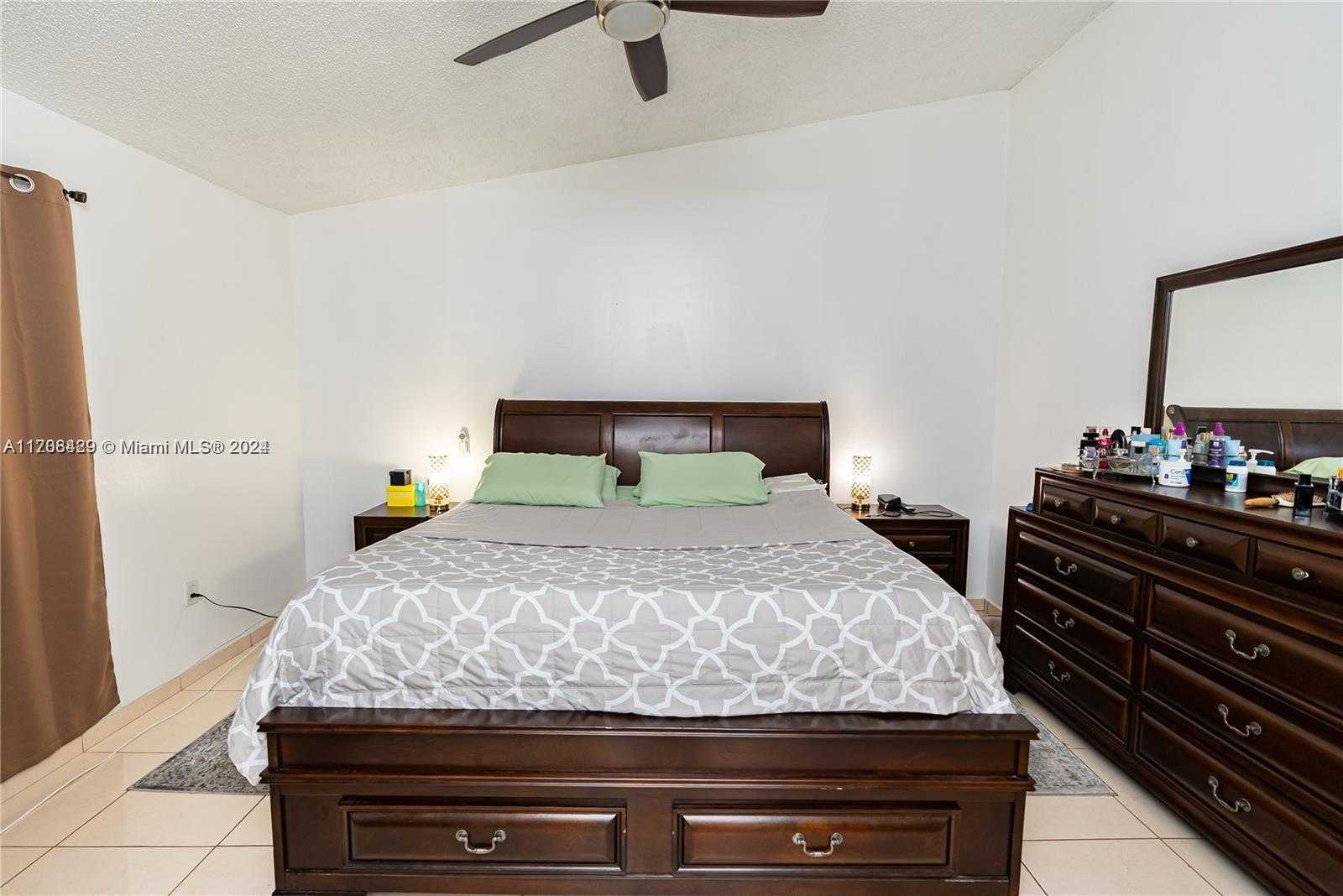 Small Image of 17921 SOUTH WEST 140TH CT #17921, Miami Number 13