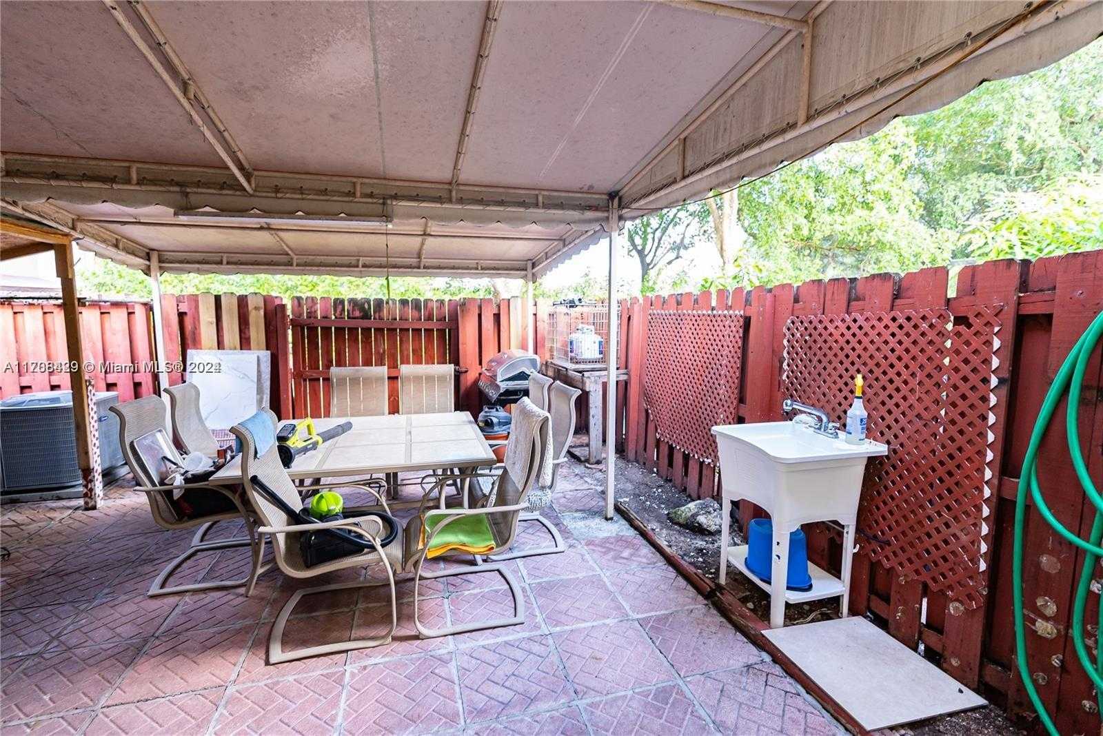 Small Image of 17921 SOUTH WEST 140TH CT #17921, Miami Number 17